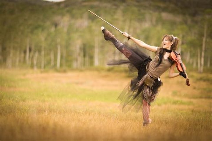 S25: Lindsey Stirling: Dancing From Head to Bow - Dancing With The Stars