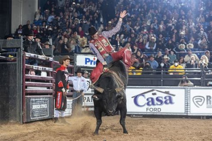 Who Is Roscoe Jarboe PBR? Everything To Know About NFR 2021 Contestant
